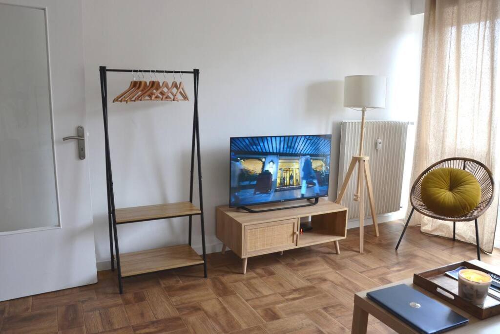 Grand Studio L Parking Prive L Centre Ville Limoges Exterior photo